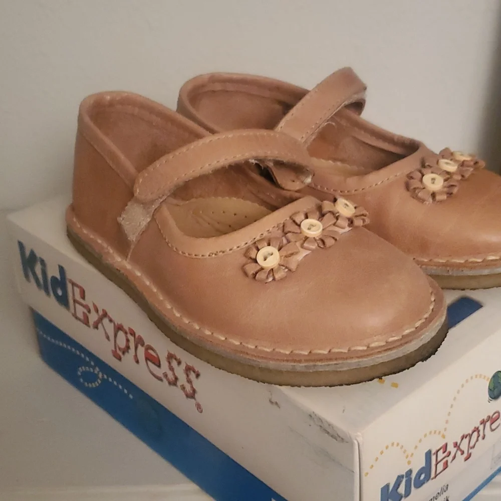 Shoes - Picture 1 of 5